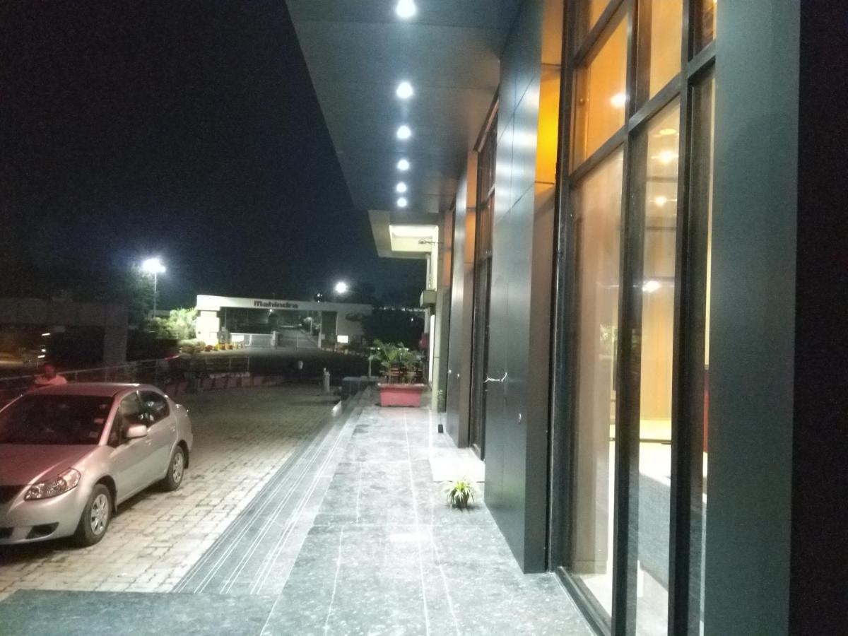 Hotel Indus Inn Пюн Екстериор снимка