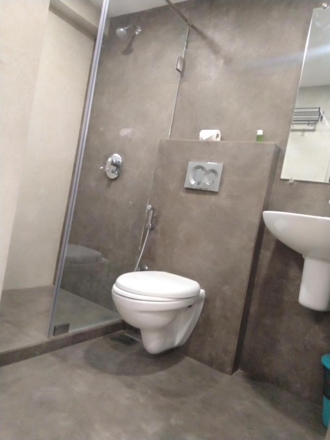 Hotel Indus Inn Пюн Екстериор снимка