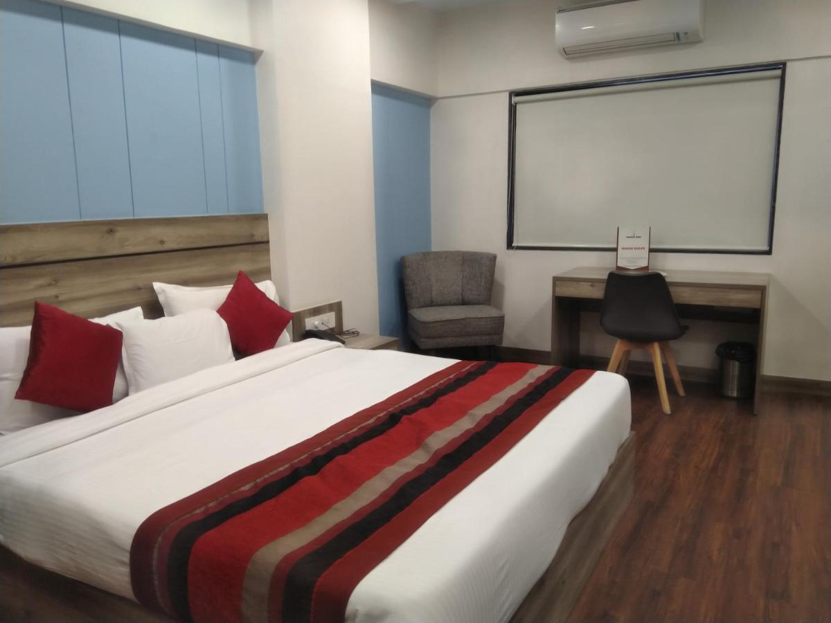 Hotel Indus Inn Пюн Екстериор снимка
